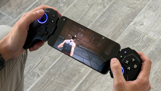 Playing games in Vagabond Mobile Gaming Controller