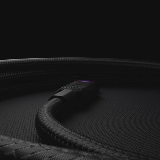 LINK USB-C gaming cable with 240W power delivery and 40Gbps data speed, 1 meter length for high-performance gaming setups.